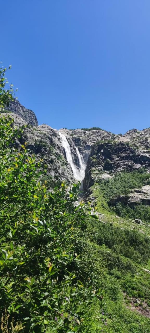 Guest House-Waterfall Chokhuldi المظهر الخارجي الصورة