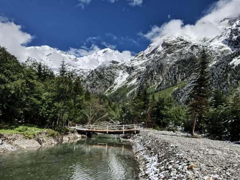 Guest House-Waterfall Chokhuldi المظهر الخارجي الصورة